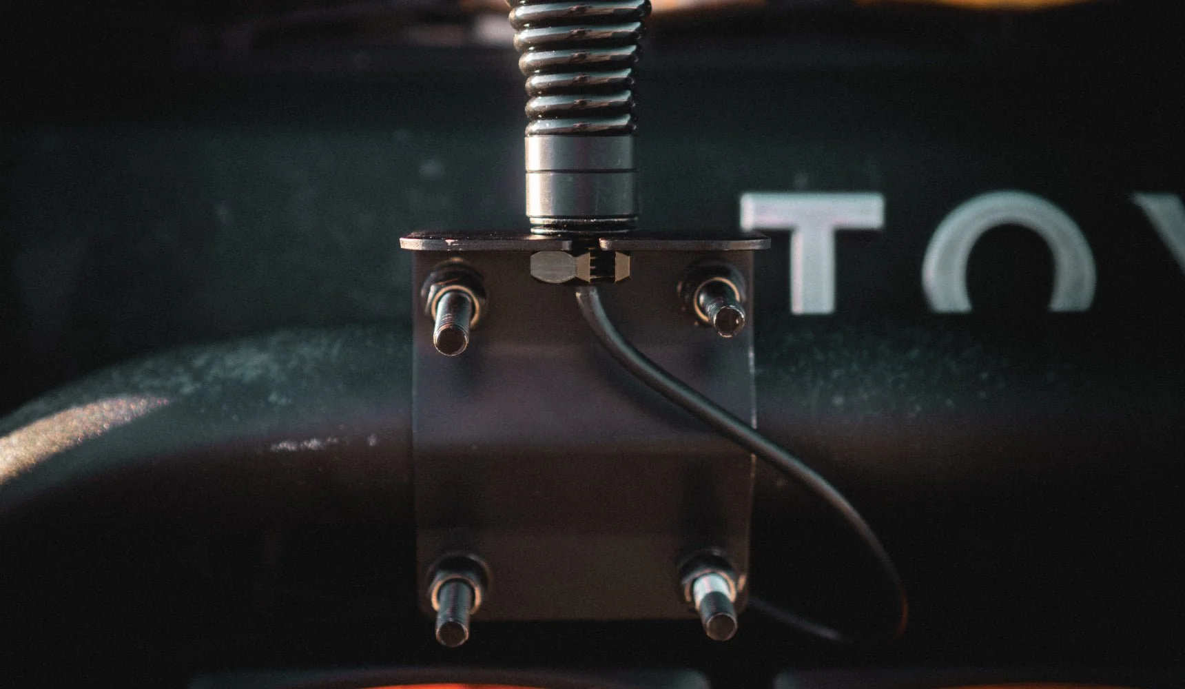 MXATMT1 MicroMobile Bull Bar Clamp Antenna Mount - Image 6